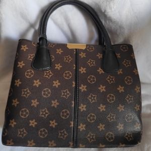 Everyday practical purse